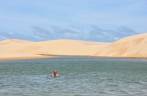 Lagoa refrescante em Vassouras, região de Atins, nos Lençóis Maranhenses - MA